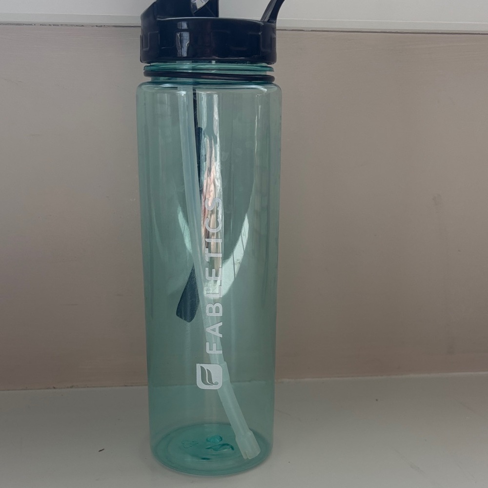 FABLETICS new Triton water bottle